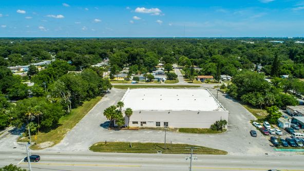 Freestanding Building on Lit Corner: 660 Mason Avenue, Daytona Beach, FL 32117
